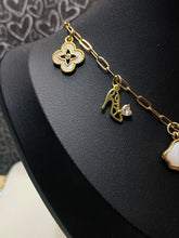 Load image into Gallery viewer, Charm Necklace 22&quot; Chain